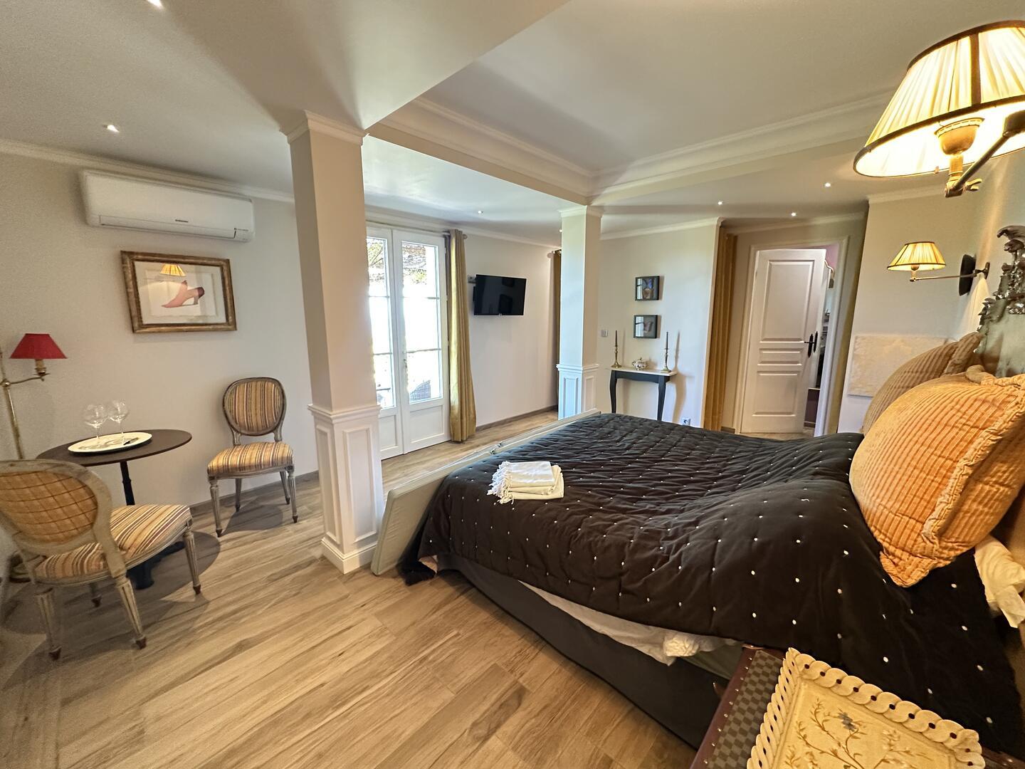 Luxurious Villa with Private Pool, sauna and Panoramic Views