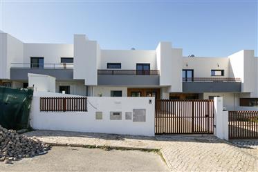 Fantastic townhouse in a quiet area in Sesimbra