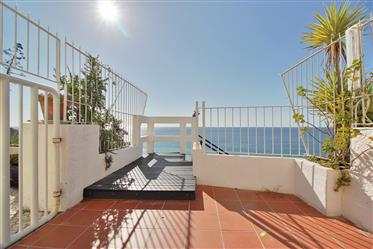 Apartment T0 with mountain and sea view and direct access to the beach of Sesimbra