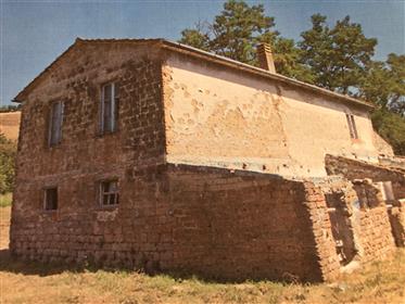 Rustikalna seoska kuća za obnovu