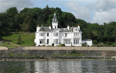 Викторианска къща в Шотландия