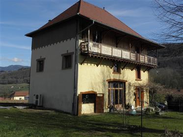 Къщата на герой в Рона-Алпи