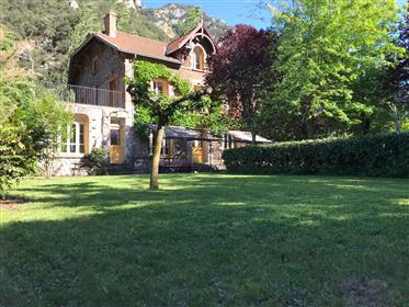 Grande casa con piscina in Pyrenees Oriental