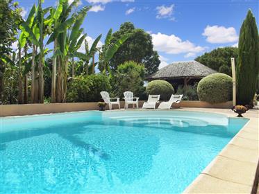 Belle Propriété avec piscine à vendre à 20 minutes de Toulouse idéal pour locations 10.190.000.€