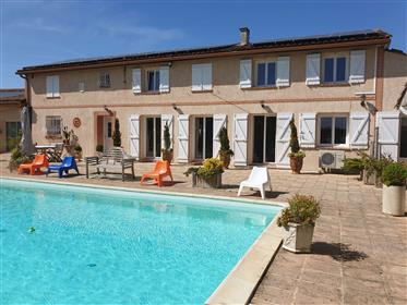 Belle Propriété avec piscine à vendre à 20 minutes de Toulouse idéal pour locations 10.190.000.€