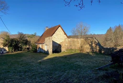 A pretty farmhouse in need of a full restoration 