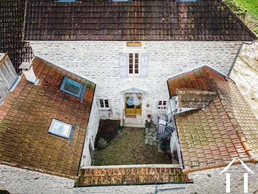 Renoviertes Pfarrhaus mit Charakter in der Nähe von Dijon