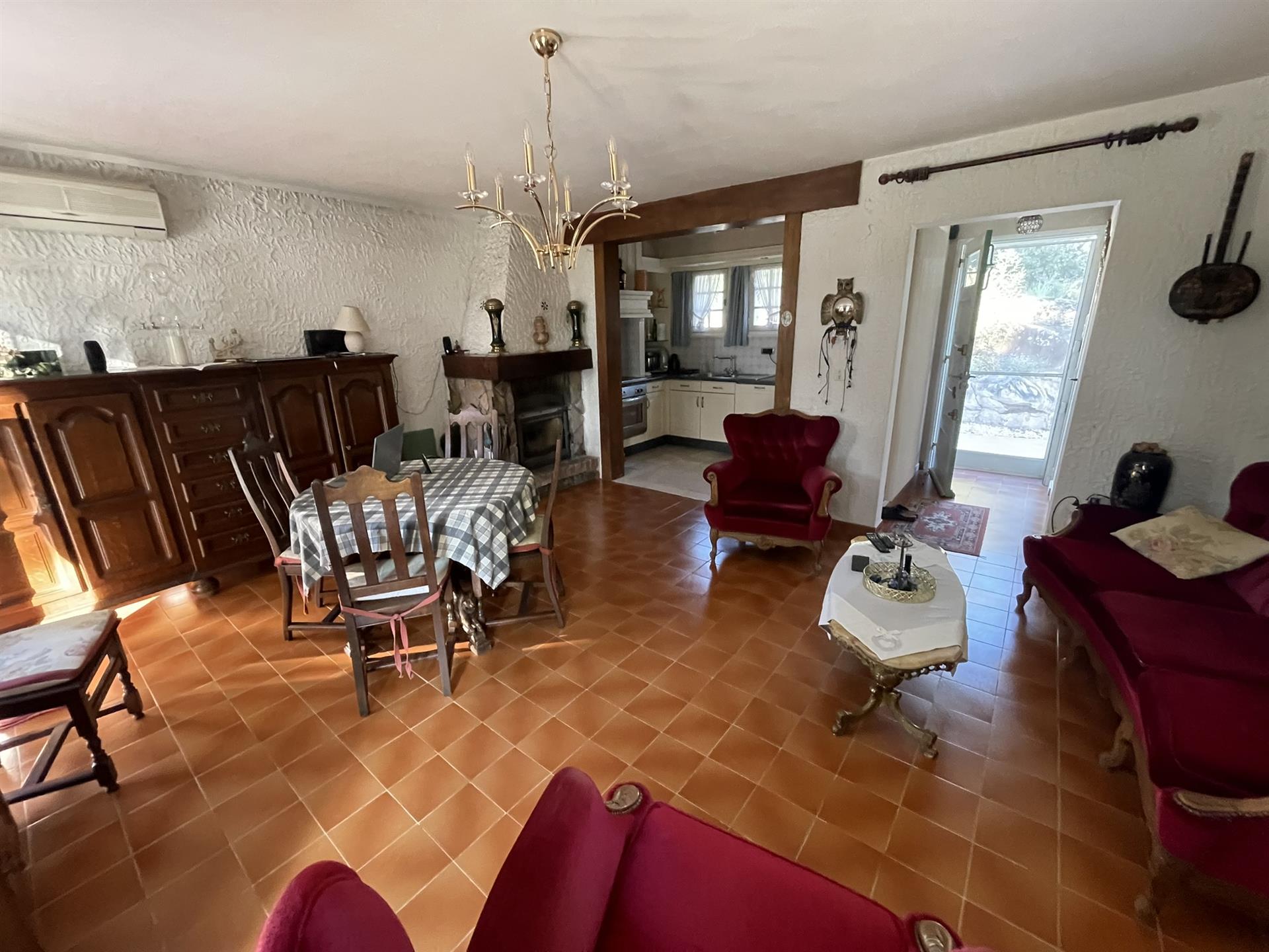 Compra: Vivenda (83550)