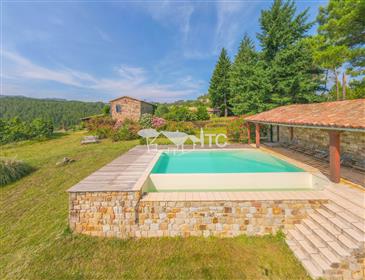 Exceptional Property With Magnificent View 2.2Ha Of 300M² Livable Land