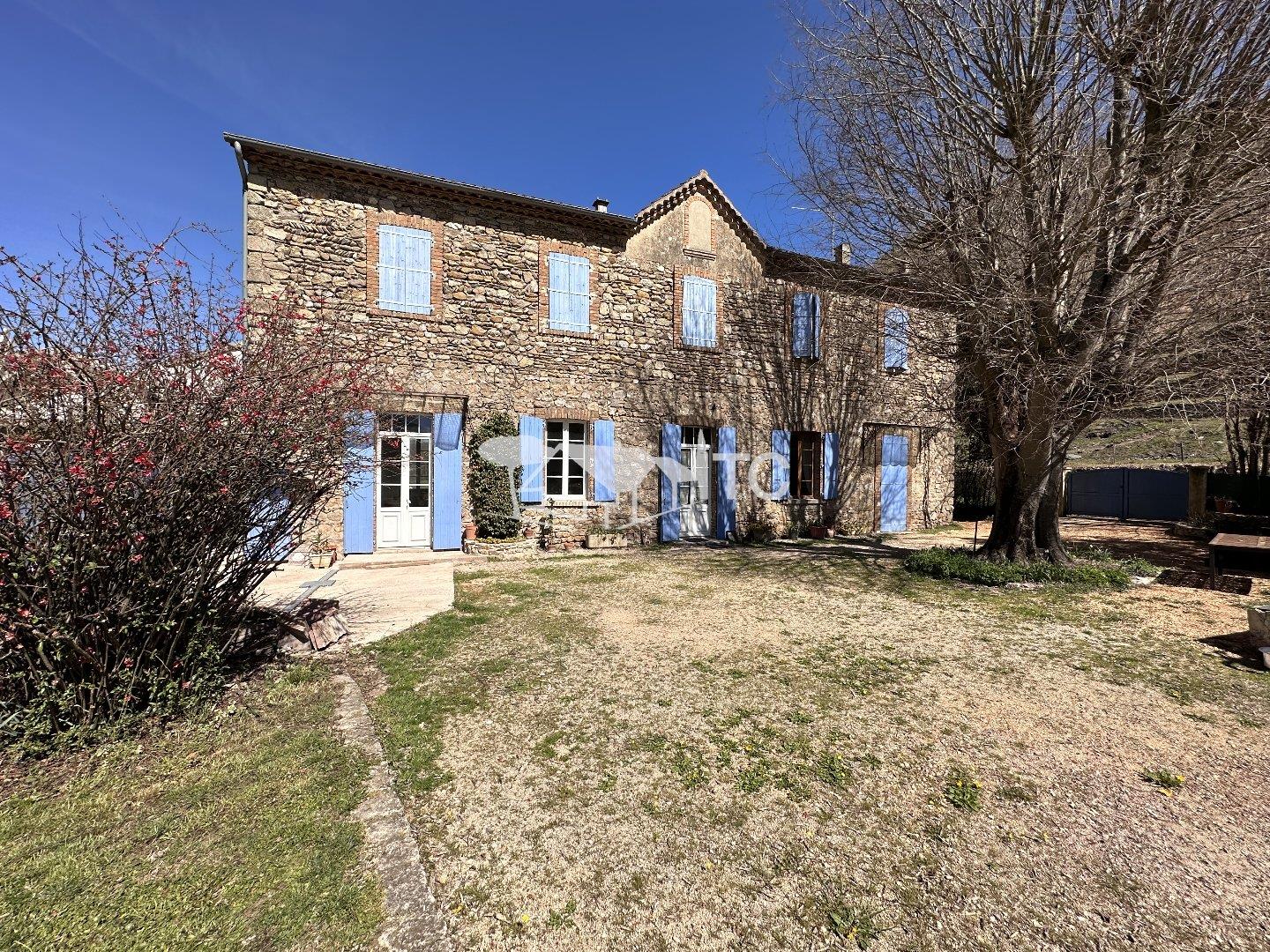 Old House Of Character Restored With Swimming Pool On 3190M² Of Land