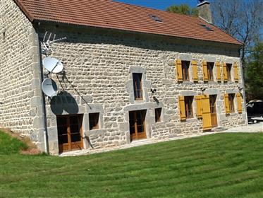 Prekrasna kamena kuća u mirnom Creuse