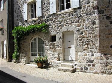 Historiska hus i Frankrike till salu