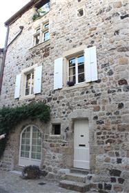 Historisk hus i Frankrig til salg