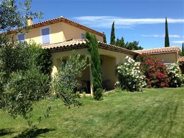 5 bedroomed house in Aix-en-Provence