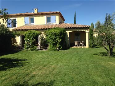 5 bedroomed house in Aix-en-Provence