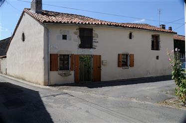 Почивен дом за продажба в Charente