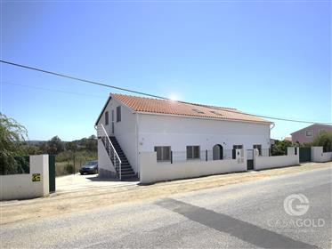 Detached house for sale, located near Óbidos, ready to move in