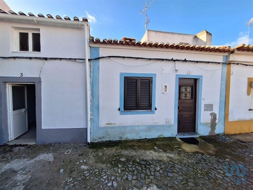 House with 2 Rooms in Beja with 33,00 m²