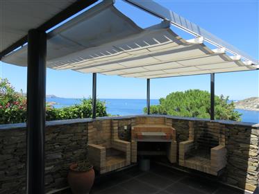 Superb, prestigious villa with a magical 180 degree sea view