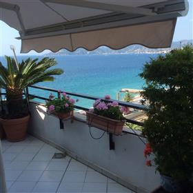 Último andar, apartamento com vista para o mar em Cannes La Bocca