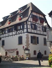 Eguisheim 5 km etelään Colmar F3 kaunein kylä Ranska 2013   