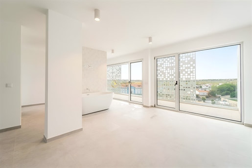 Modernes, neues 4-Sz Penthouse-Apartment mit ausgedehnten Terrassen