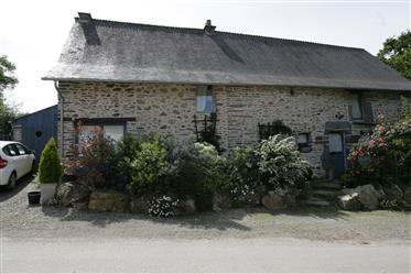 Charming farmhouse renovated 220 m2 on 1000 m 2 of landscaped garden