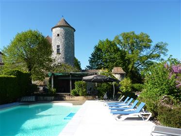 Vackra Château säljes i Dordogne, Frankrike