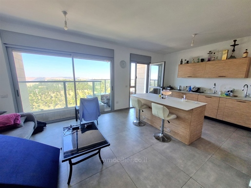 Purchase: Apartment (01526)