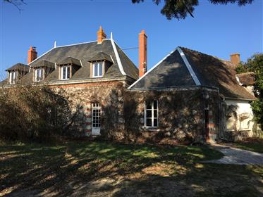Charmante woning van het begin van de 20e eeuw te renoveren in de Loire vallei