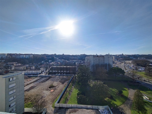 Angouleme (16000): T2 apartment with balcony