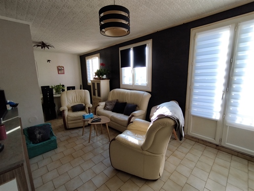 Angouleme (16 000): Appartement T4 à rénover avec 2 chambres et cave