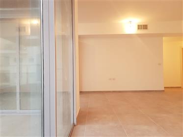 A vendre, 6 chambres nouvel appartement dans "Lamed Hadash" Tel Aviv Northen neighbrhood