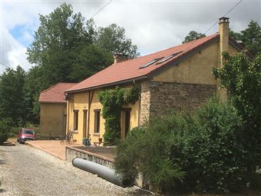 Stylish Renovated Farmhouse with renovated two bedroom cottage and ancient mill