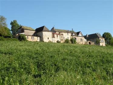A hamlet of 7 buildings on 11 ha of land.   
