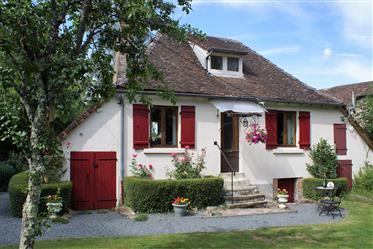 Hus till salu i Frankrike. Hansel & Greta Cottage.