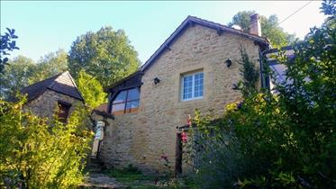 Renovated house in Perigord Noir - no work required