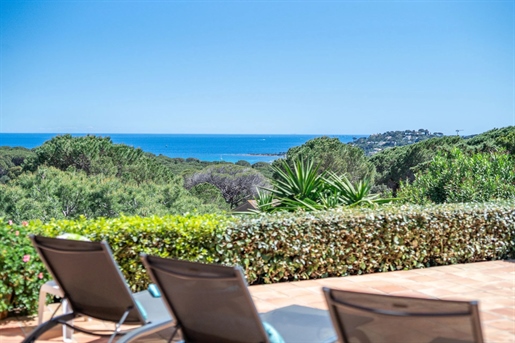 Villa met panoramische zeezicht te koop in La Nartelle