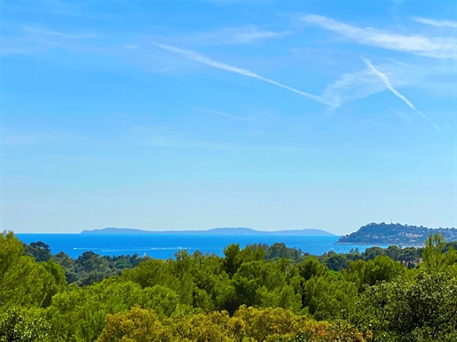 Villa met panoramisch zeezicht te koop in La Croix-Valmer