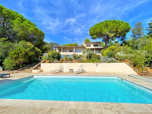 Panoramic sea view villa for sale in La Croix-Valmer