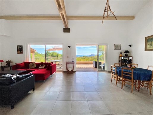 Panoramic sea view villa for sale in La Croix-Valmer