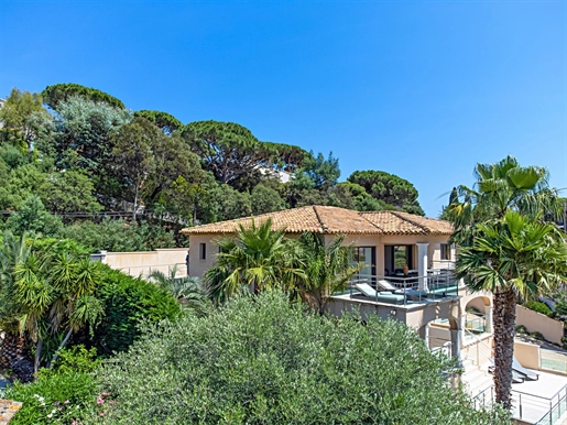 Sainte-Maxime, Villa vue mer à vendre au Sémaphore proche centre