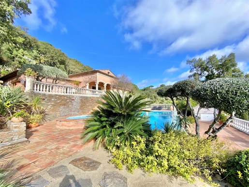 Sea view property for sale in a private estate on Gigaro highest