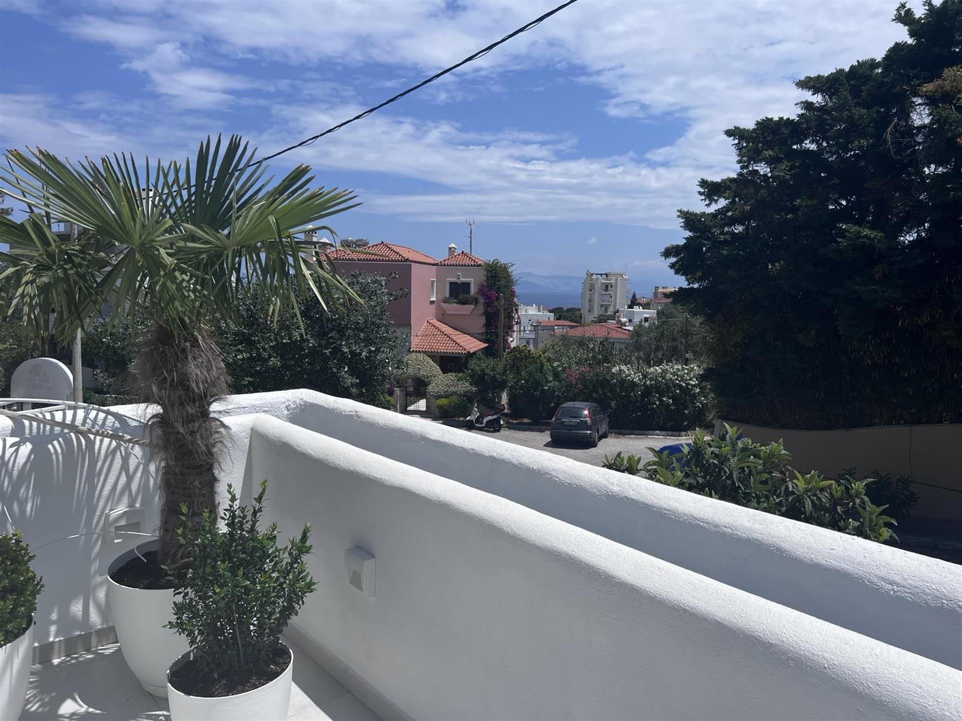 Renovated and furnished apartment in Rafina