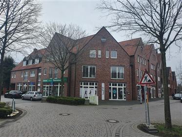 Asuin- ja liikerakennus Münsterissä, syntynyt vuonna 1995, vakaana sijoituksena - palkkioton -