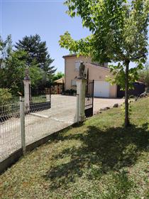 Three bedroom detached house in sigoules