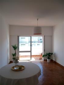 Διαμέρισμα Τ2 με χώρο στάθμευσης 5 λεπτά με τα πόδια στην παραλία Quarteira