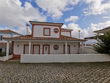 Condominium Casas da Vinha - Huis T in een gated community met zwembad