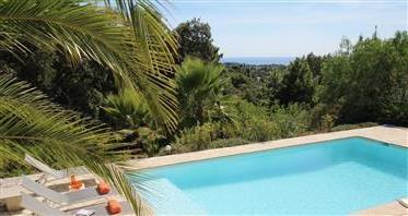 Vila 4 camere lângă moderne stil provensal de St Tropez şi cele mai frumoase plaje de pe coasta 