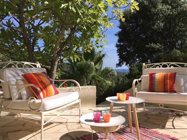 Vila 4 camere lângă moderne stil provensal de St Tropez şi cele mai frumoase plaje de pe coasta 